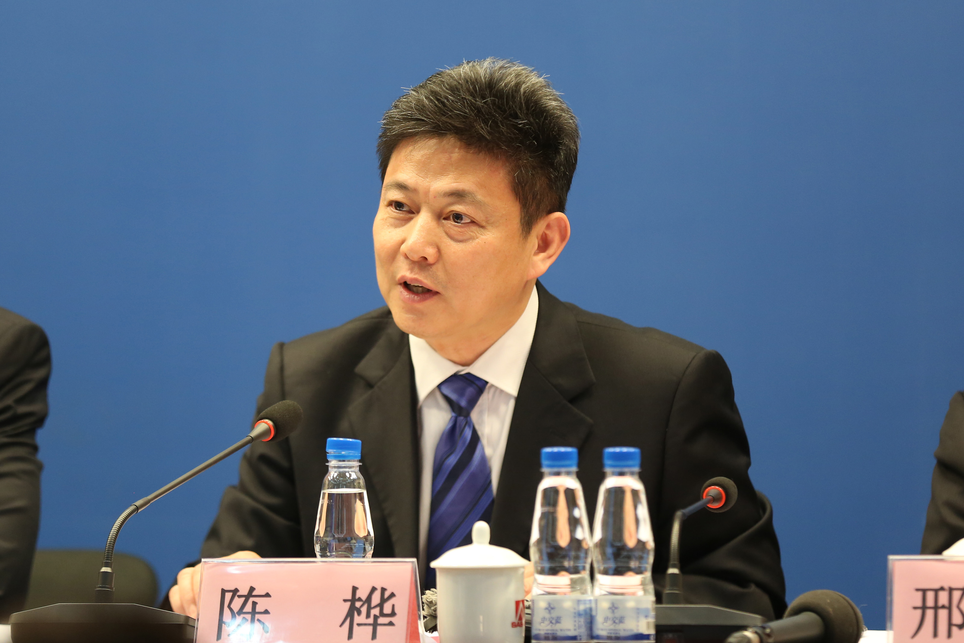 中國核能電力股份有限公司董事長、黨委書記陳樺介紹有關情況。