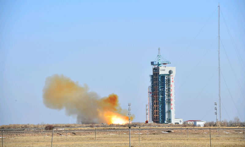 2018年1月13日15時10分，我國在酒泉衛星發射中心用長征二號丁運載火箭，成功將陸地勘查衛星三號發射升空，衛星進入預定軌道。（汪江波 攝）