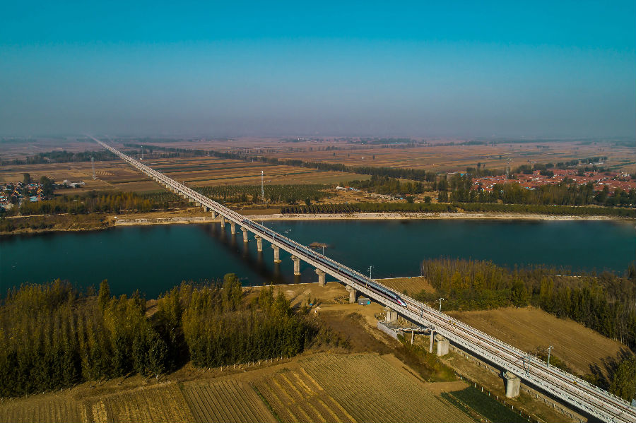 濰萊高鐵的通車，將結束青島平度、濰坊昌邑無高鐵的歷史，打通半島東部城市群與魯西地區的快捷通道，實現濟南、煙臺“兩小時生活圈”。