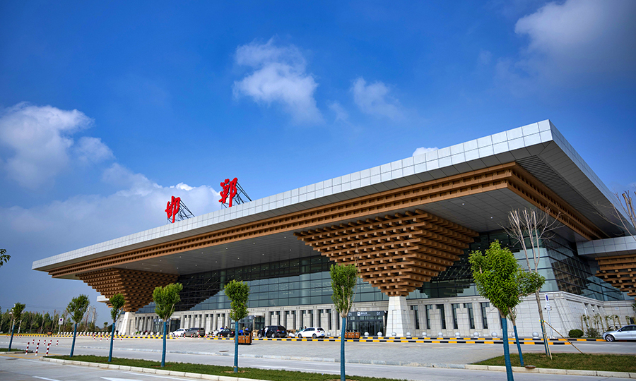 圖為邯鄲機(jī)場(chǎng)改擴(kuò)建工程新建航站樓。
