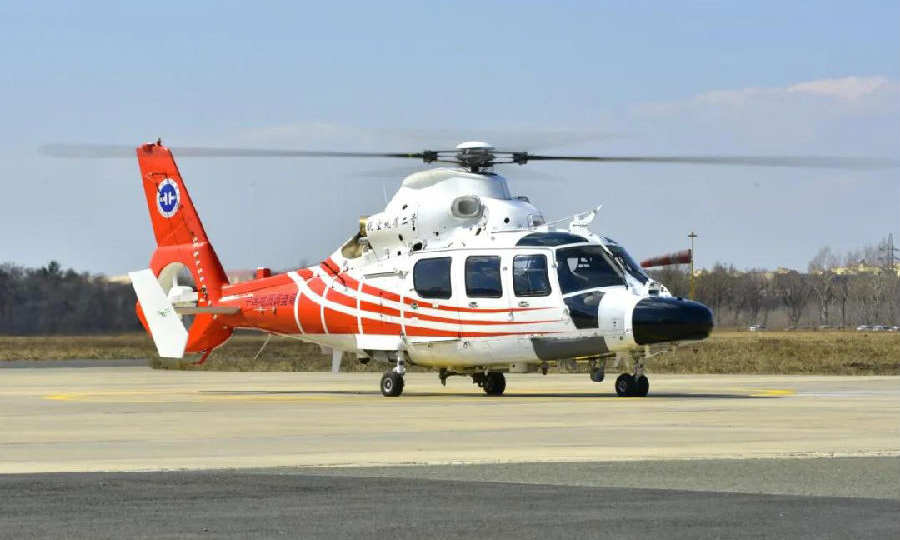 AC312E直升機四軸自動飛行控制系統調參試飛將采集3個新軟件版本的試驗數據，進一步優化自動飛行控制系統性能，提升人機工效。此次試飛，是新增四軸自動飛行控制系統的科研試飛，完成后轉入適航試飛。