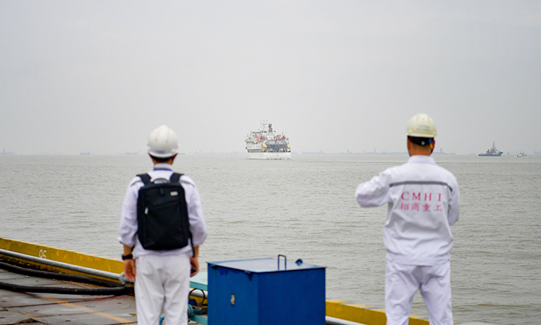 圖為2019年7月10日，招商極地探險郵輪1號船（CMHI-196-1）離港試航。