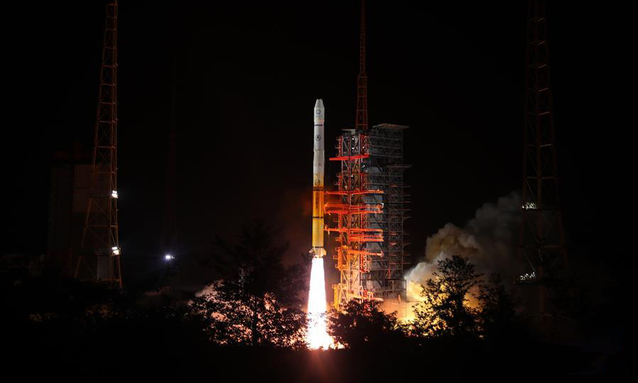 6月5日21時07分，我國風云二號H星在西昌衛星發射中心用長征三號甲運載火箭成功發射。 新華社發（梁珂巖 攝）