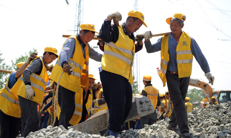 5月16日，由中鐵一局承建的陽安二線褒河站改建工程順利完工。新華社發（張博文 攝）