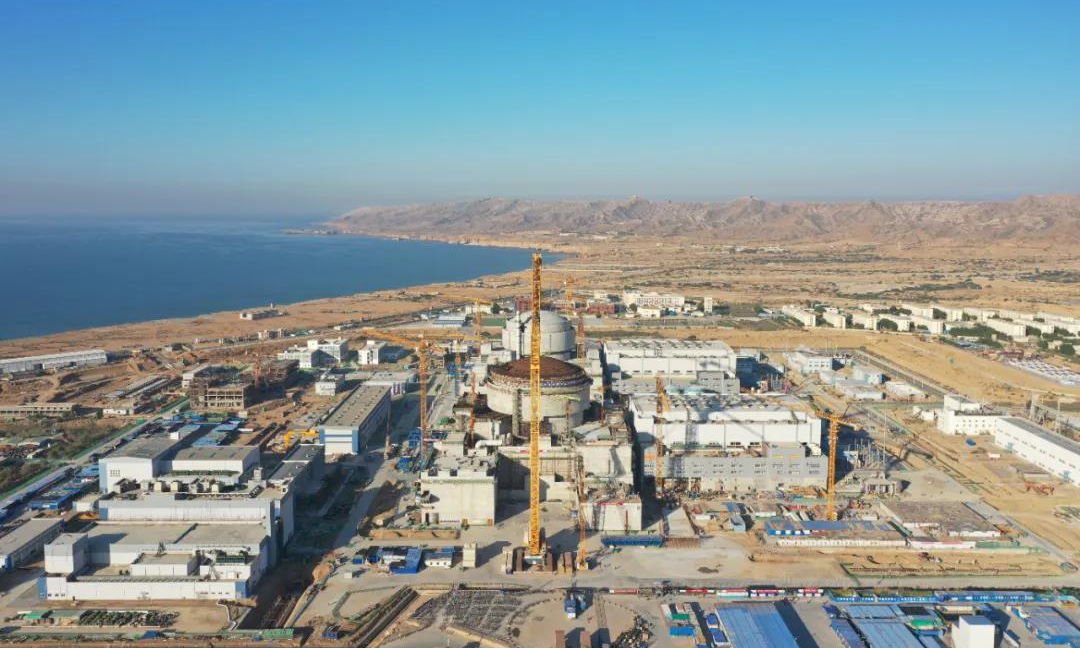 這是中國自主三代核電華龍一號海外建設取得的重大里程碑，也是雙方鞏固深化中巴全天候戰略合作伙伴關系、推進中巴核能合作的重要成果。