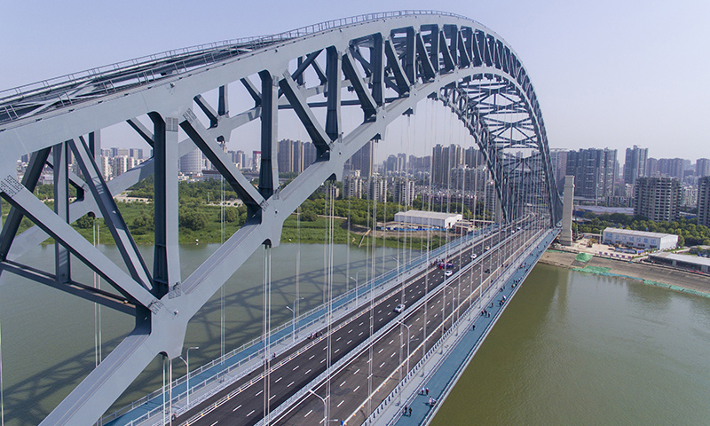 圖為5月1日拍攝的武漢漢江灣橋。新華社發(fā)（李翔 攝）