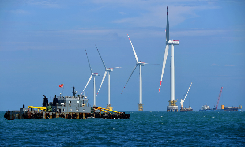 圖為5月21日拍攝的莆田平海灣海上風(fēng)電場項目施工現(xiàn)場。（新華社記者 魏培全 攝）
