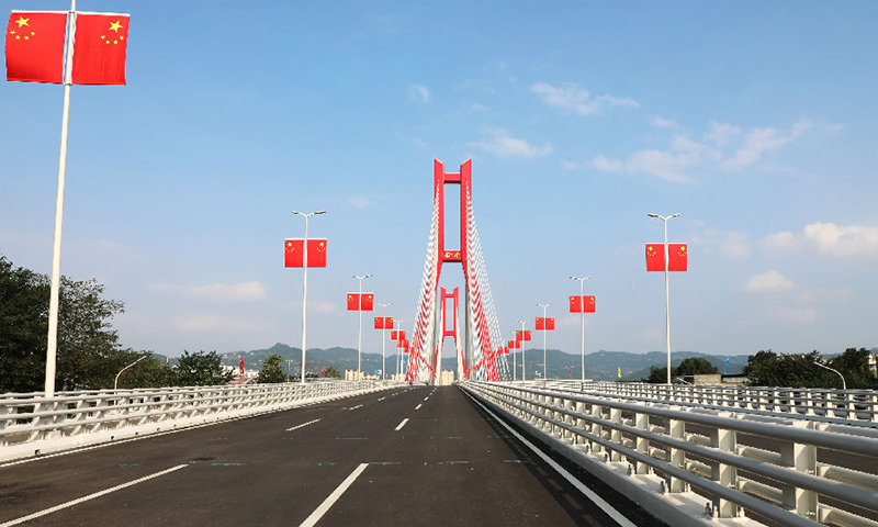 近日，由中國電建所屬水電七局承建的成都跨度最大的斜拉橋——金堂大橋（原名韓灘雙島大橋）正式建成通車。金堂大橋位于成都市金堂縣毗河、中河、北河三水匯合上游600米處，線路呈東西走向，連接金堂縣棲賢街道、趙鎮街道。