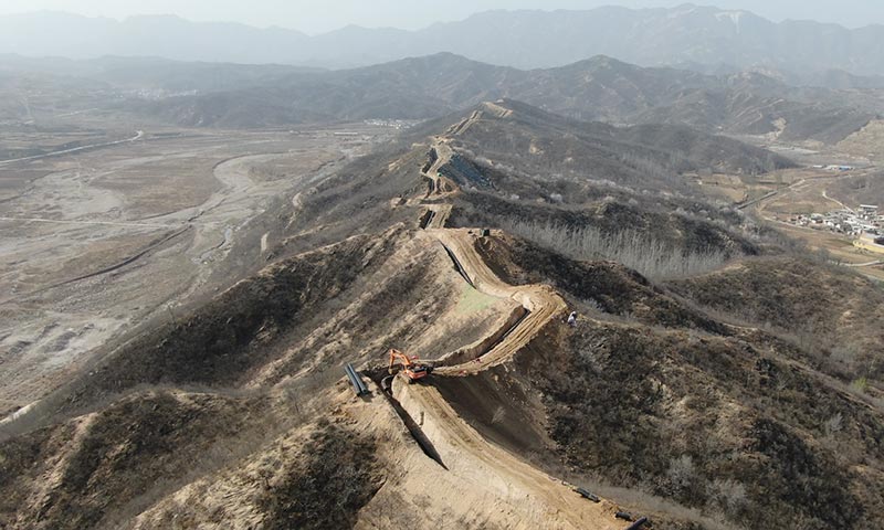 11月29日，我國最長煤層氣長輸管道神木—安平煤層氣管道工程（簡稱神安管道）山西至河北段管道完工，具備投用條件，標志著神安管道主體正式貫通。神安管道是我國《煤層氣（煤礦瓦斯）開發利用“十三五”規劃》中所列重點建設項目，橫跨陜、晉、冀三地，采取“分段規劃、分段建設、分段投產”模式建設。圖為神安管道橫跨陜、晉、冀。