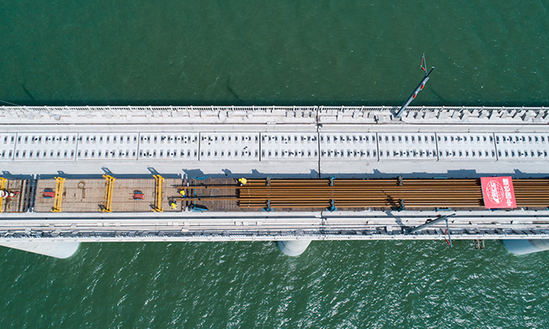 圖為建設中的新建福廈鐵路湄洲灣跨海大橋（無人機照片）。