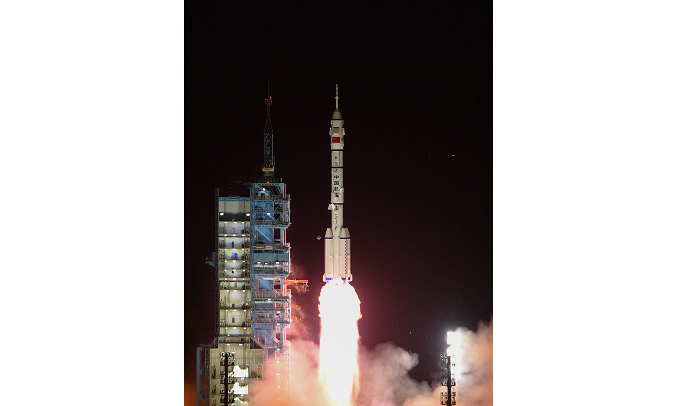 11月29日23時08分，搭載神舟十五號載人飛船的長征二號F遙十五運載火箭在酒泉衛(wèi)星發(fā)射中心點火發(fā)射，約10分鐘后，神舟十五號載人飛船與火箭成功分離，進入預定軌道，航天員乘組狀態(tài)良好，發(fā)射取得圓滿成功。新華社記者 劉磊 攝