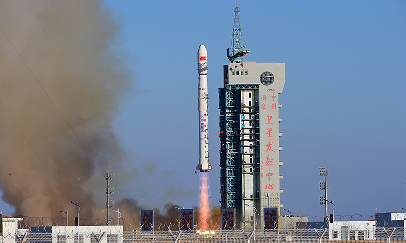 12月12日16時22分，我國在酒泉衛星發射中心使用長征四號丙運載火箭，成功將試驗二十號A/B星發射升空，衛星順利進入預定軌道，發射任務獲得圓滿成功。新華社發（汪江波 攝）