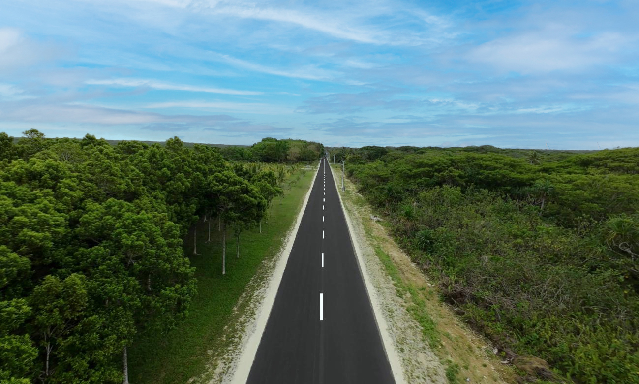 中國援助紐埃環(huán)島公路升級項目是中紐“一帶一路”合作的標(biāo)志性工程，同時也是21世紀(jì)海上絲綢之路的重要組成部分。