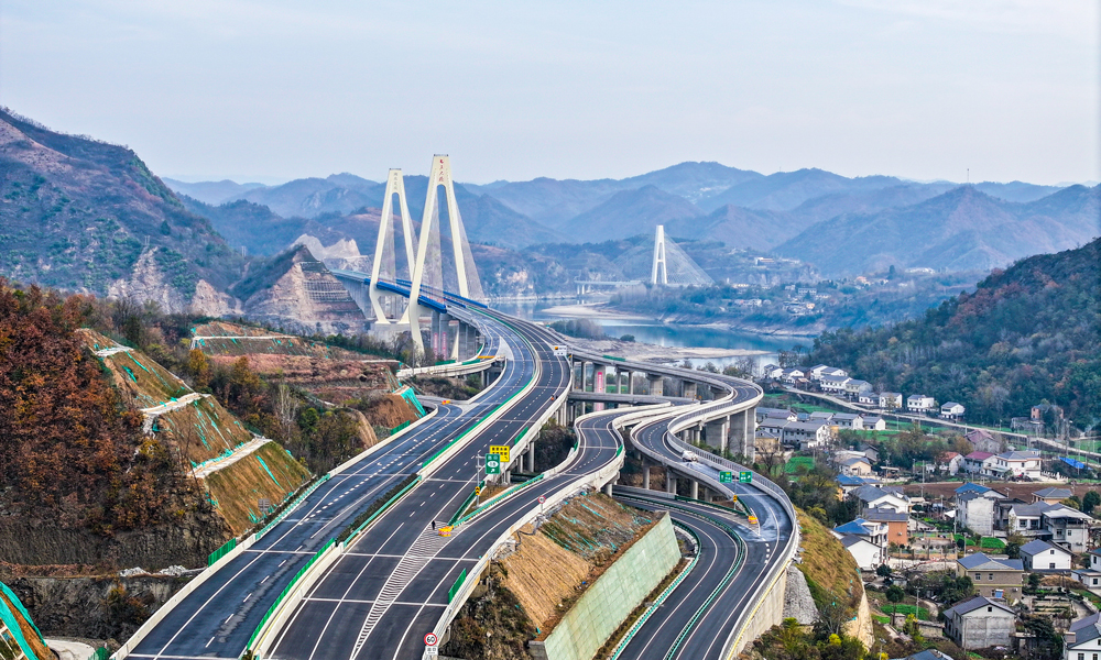 近日，中交路建參建的湖北十巫北高速建成通車。