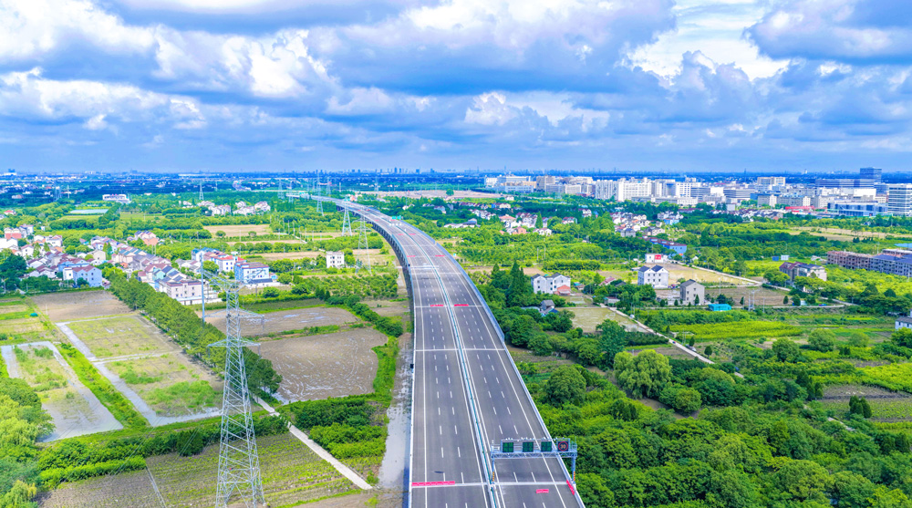 項目通車后，將串聯烏鎮至蕭山機場、桐鄉至杭州的快速走廊，打通浙江北部與蘇南和上海的“經濟大動脈”，助力長三角城市群形成“1小時交通圈”，進一步促進杭州經濟社會發展。