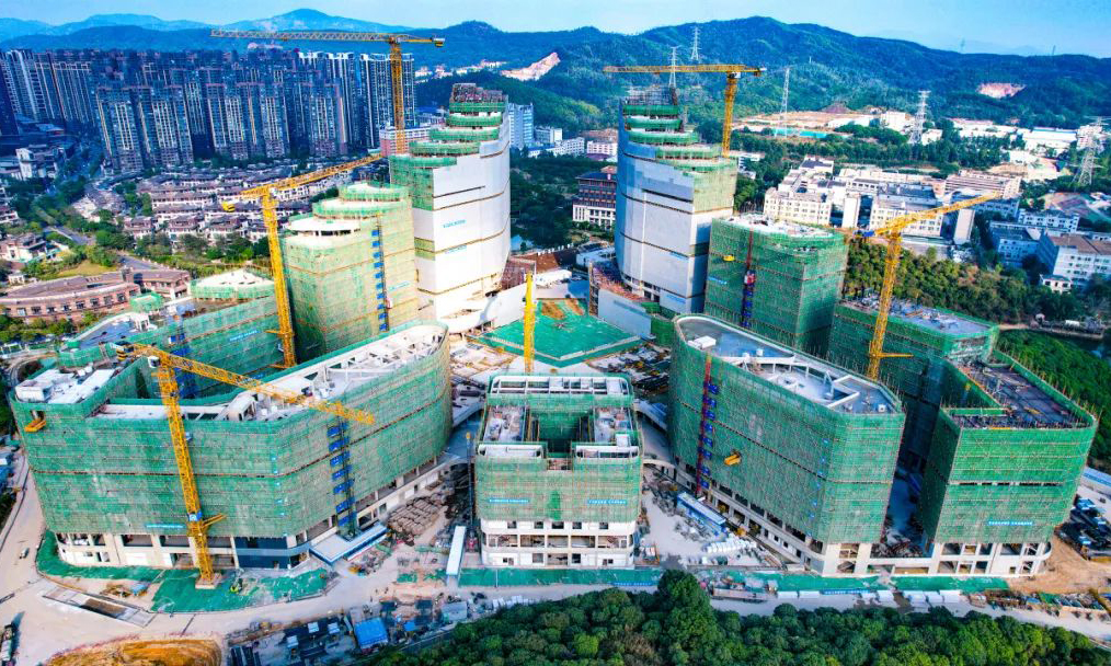 由中建三局承建的深圳市社會福利救助綜合服務(wù)中心項目，是全國最大的福利綜合體項目，項目總建筑面積21.4萬平方米，由深圳市社會救助安置院、深圳市社會福利院、深圳市托養(yǎng)康復(fù)中心（含坪地職康中心）等部分構(gòu)成。項目建成后將有效改善深圳市社會福利服務(wù)設(shè)施短缺情況，提升社會福利保障能力和服務(wù)水平。