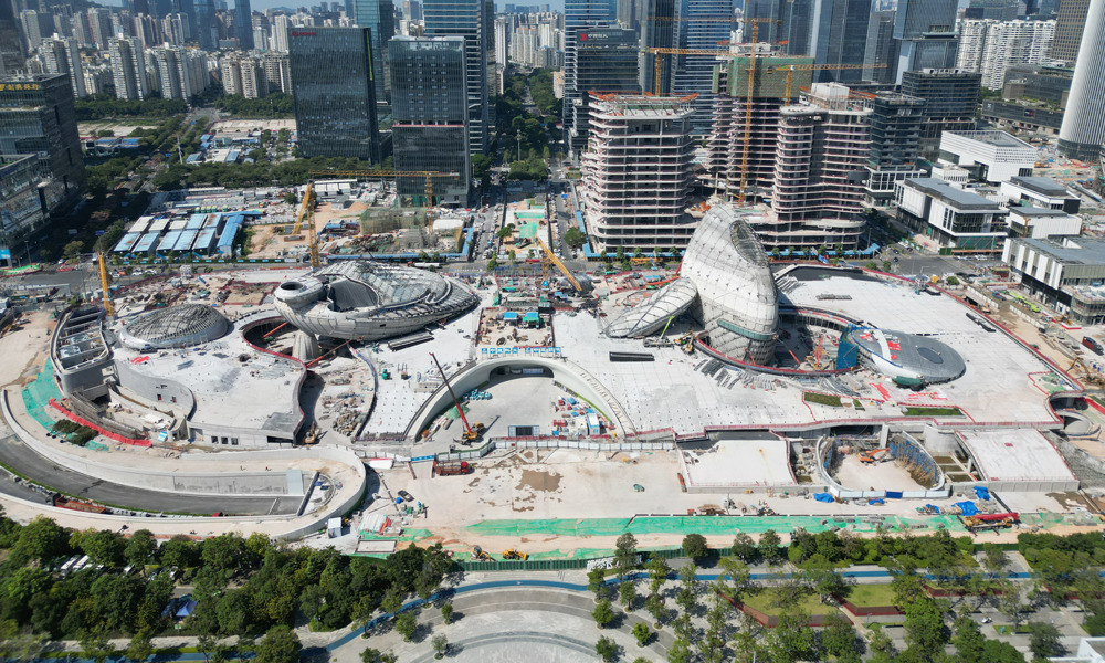 近日，由中國建筑旗下中建科工承建的深圳灣文化廣場項目主體結構封頂進入全面沖刺階段，項目位于深圳市南山區后海中心區，包括深圳創意設計館和深圳科技生活館，用地面積約5.08萬平方米，總建筑面積約18.8萬平方米，為深圳市重大文化設施。圖為項目航拍。