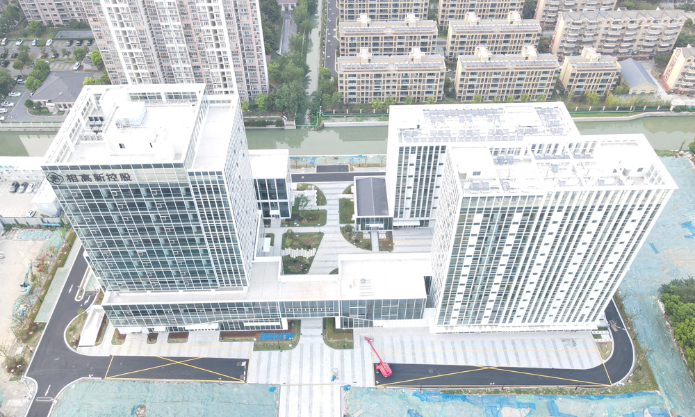 由中國建筑旗下中建安裝承建的蘇州相高鑫數字金融產業園施工總承包項目，是蘇州市重點項目，項目位于江蘇省蘇州市，總建筑面積約6萬平方米，主要由一棟商辦樓和兩棟公寓樓構成，項目投用后將成為服務功能健全、管理運行規范、區域特色鮮明的數字金融產業園。
