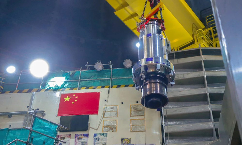 “玲龍一號”是全球首個通過國際原子能機構(gòu)安全審查的陸上商用模塊化小堆，是我國在核電自主創(chuàng)新上的重大突破，“玲龍一號”示范工程被國際原子能機構(gòu)總干事格羅西稱贊是“為全球小堆發(fā)展樹立了標桿”。