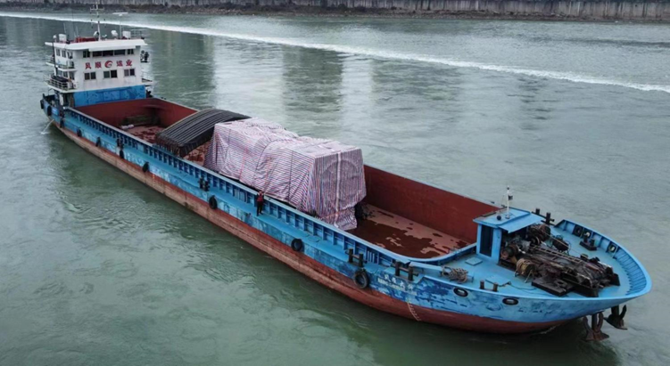 太平嶺核電1號機(jī)組發(fā)電機(jī)定子啟運(yùn).png
