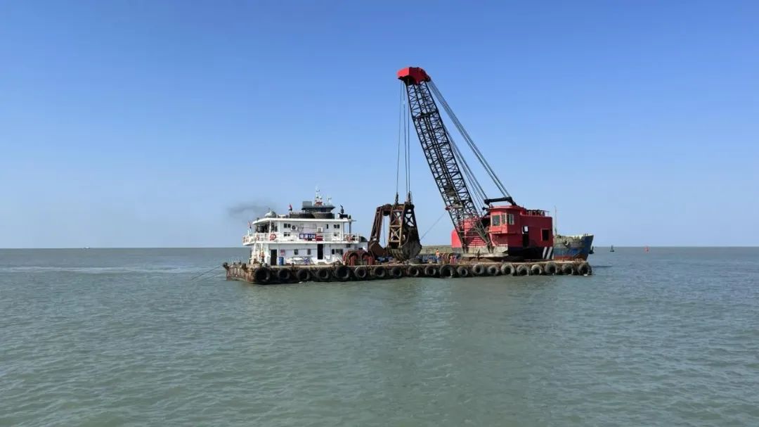 陸豐核電5號機(jī)組海工取水導(dǎo)流堤順利開工.jpg