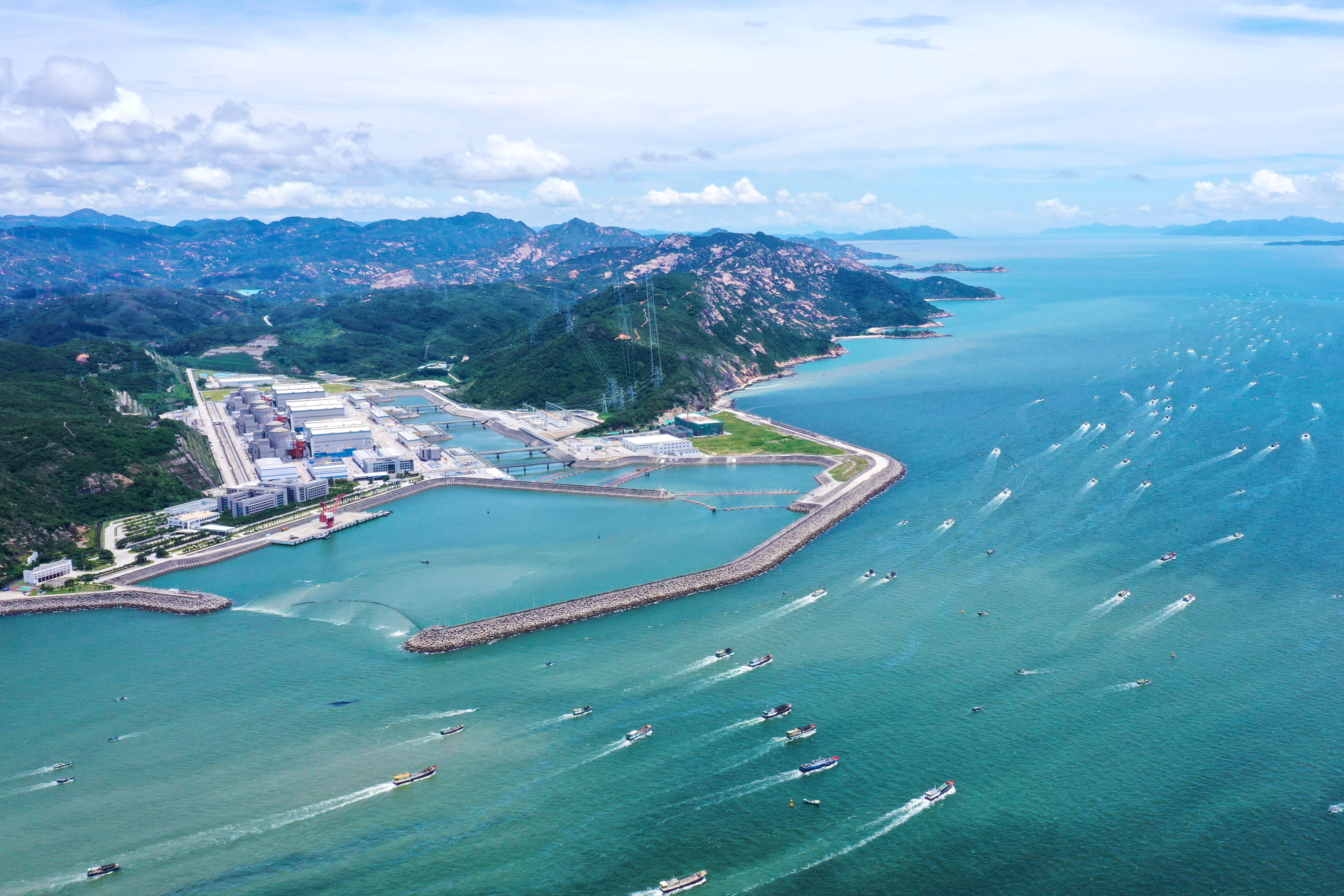 張建豪-攝于陽江核電基地.jpg