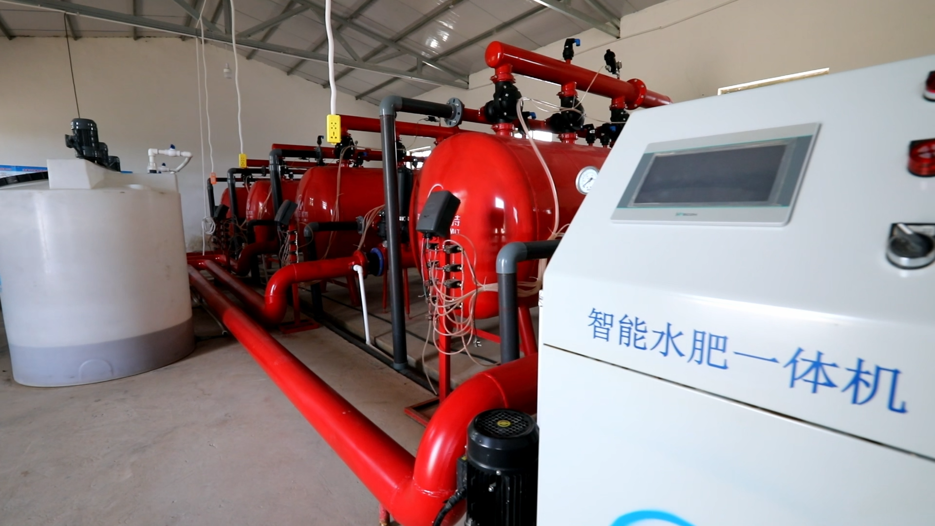 甘肅農墾黃羊河農場智能水肥一體機。甘肅農墾集團供圖.png