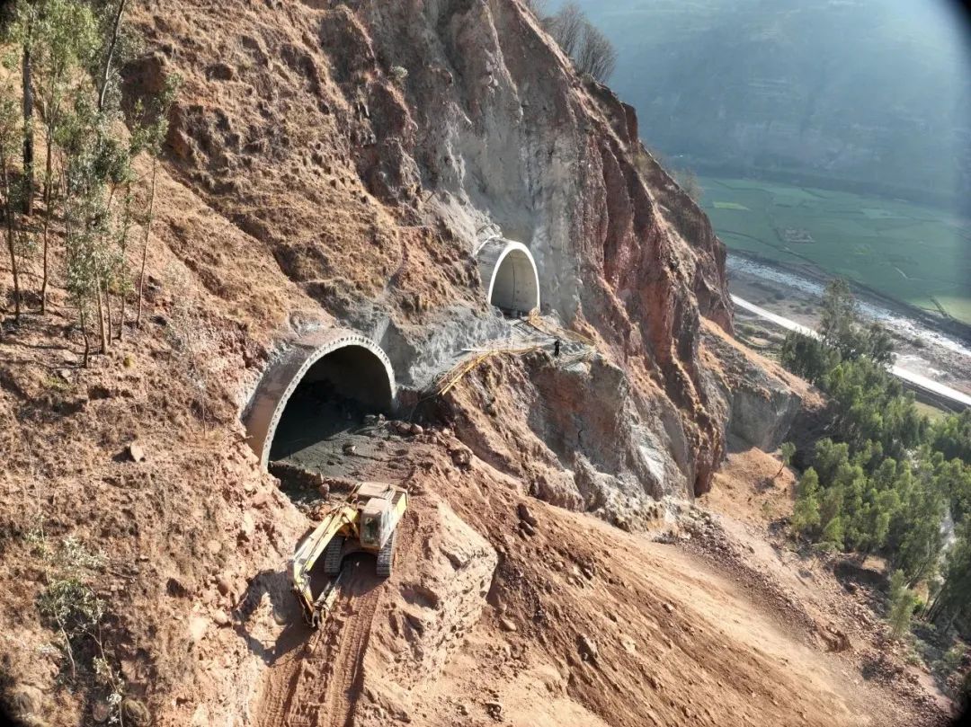 牟定至元謀高速公路.jpg