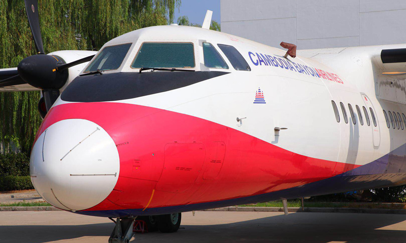新舟60飛機是按照中國民航規章CCAR25部進行設計、生產和驗證，具有中國自主知識產權的雙發渦槳支線客機?？稍趶碗s氣象條件下安全飛行，能夠在簡易跑道上安全起降，并可根據用戶需求進行多用途改裝。目前，已經形成包括新舟60客機、新舟600客機，新舟600F貨機，人工增雨機、遙感機、醫療救護機，公務機及其他多用途飛機。圖為航空工業西飛民機生產的新舟60飛機。（王文鐸 攝）