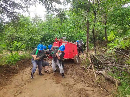 連續奮戰搶修做平凡英雄 為中原大地點亮萬家燈火